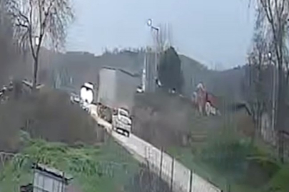 Bursa'daki kaza güvenlik kamerasında