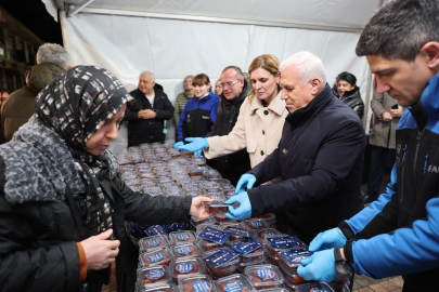 Ulu Cami'de Ramazan'a tatlı başlangıç