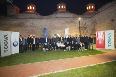 Başkan Ercan Özel Gençlerle İftar Sofrasında Buluştu