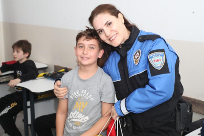 Bursa'da öğrencilere polislik tanıtımı ve güvenlik bilgilendirmesi