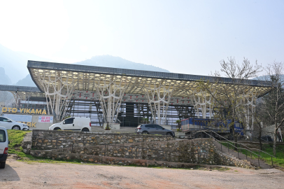 Piremir'de yol yarılandı