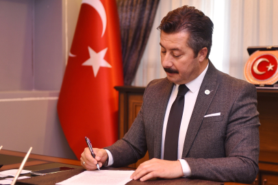 Başkan Ercan Özel: İstiklal ruhu geleceğimizin teminatıdır