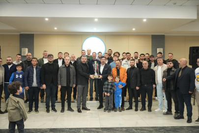Belediye Başkanı Özel, Belediyespor'un İftarında Orucunu Açtı