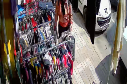 Bayram yoğunluğunu fırsat bilen 2 kadın 16 bin liralık ürün çaldı