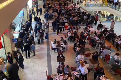 Bursa'da bayramın adresi AVM'ler oldu