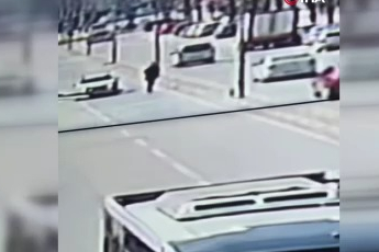 Yolda bulduğu 200 bin lirayı sahibine teslim etti