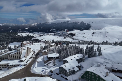 Uludağ'da sezon uzadı nisan ayıyla 2 metre kar var