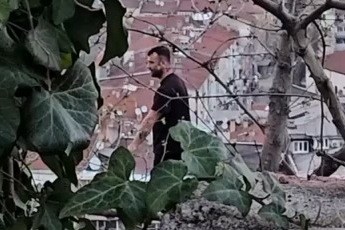 Tophane surlarında korku dolu anlar, 4 saat ikna edilmeye çalışıldı, düştü yaralandı