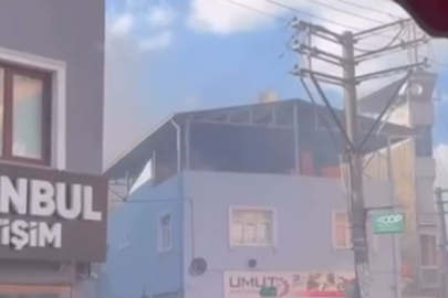 Çatı katında korkutan yangın… Mahalleli sokağa döküldü, çatı küle döndü