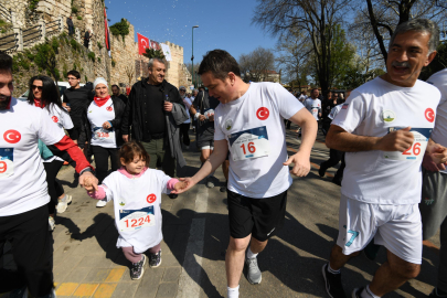 Bursa'da 18. Uluslararası Osmangazi Tarihi Kent Koşusu gerçekleştirildi