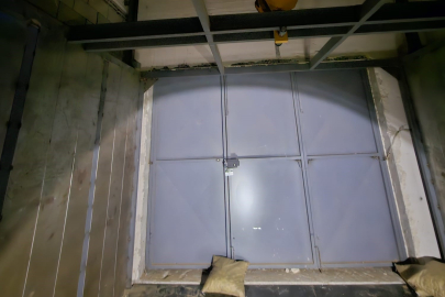 Asansör boşluğuna düşen 17 yaşındaki genç ağır yaralandı