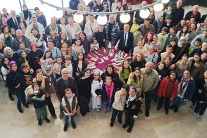 Bu okulda veliler çocuklarıyla sınava girdi...