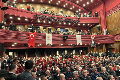 23 Nisan coşkusu salona sığmadı