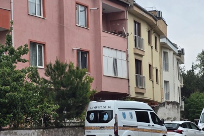 Haber alınamayan öğretmen evinde ölü bulundu