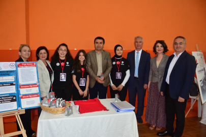TÜBİTAK 4006 Bilim Fuarında 20 Proje Sergilendi