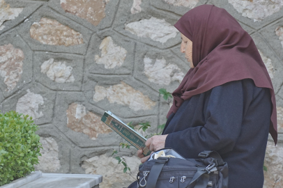 Şehitlikte hüzünlü bayramlaşma