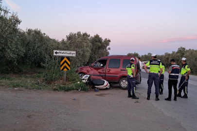 Bursa'da motosiklet ile hafif ticari araç çarpıştı: 2 yaralı