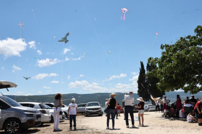 Gökyüzü uçurtmalarla renklendi