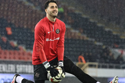  Bursaspor kaleci Ahmet Said Kıvanç'ı renklerine bağladı   