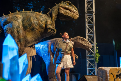 Bursa Festivali’nde Bir İlk: Çocuklar Açıkhava’da Dinozorlarla Buluştu