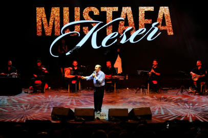Mustafa Keser Bursa’da Müzik ve Kahkaha Dolu Bir Gece Yaşattı