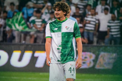 Bursaspor’da Ayrılık: Emir Kayacık Kahramanmaraş İstiklalspor’a Kiralandı