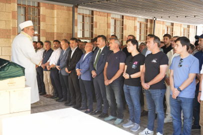 RÜSTEM BAYRAKTAR SON YOLCULUĞUNA UĞURLANDI