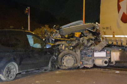 ORHANGAZİ’DE FECİ KAZA: 1 ÖLÜ, 7 YARALI