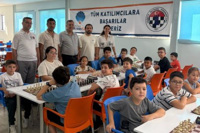Yenişehir’de hızlı satranç heyecanı: Şampiyon Mehmet Uğurcan Ersoydan