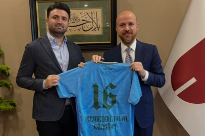 Enes Çelik’ten Bilal Erdoğan’a Bursa’nın fethinin 700. yılına özel forma