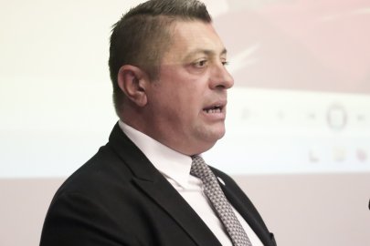 Yeni Parti Yenişehir’de ilk kongresini yaptı: Deniz Dörtkardeş başkanlığında yeni yönetim belirlendi