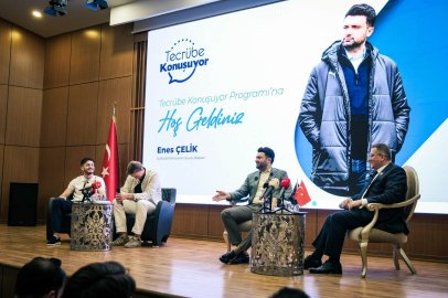 Bursaspor Başkanı Enes Çelik ve futbolcular Mudanya Üniversitesi öğrencileriyle buluştu