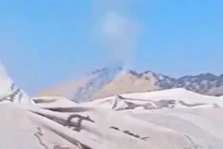 Afganistan'ın kuzeydoğusunda yolcu uçağı düştü!