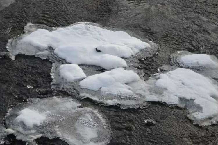 Ardahan buz kesti: Göle ilçesi eksi 8 dereceye düştü