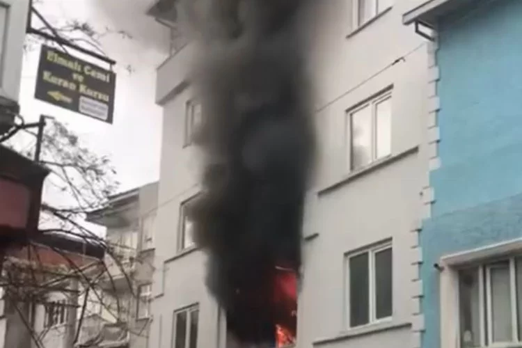 Apartman dairesinde yangın alarmı!