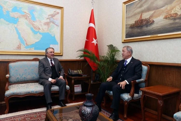 Bakan Akar, yeni görevine atanan Büyükelçi Öztürk'ü kabul etti