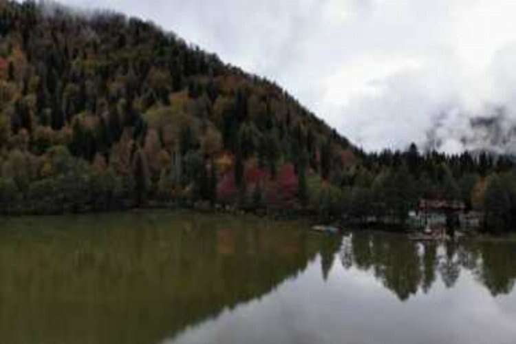Borçka Karagöl'ün muhteşem sonbahar güzelliği