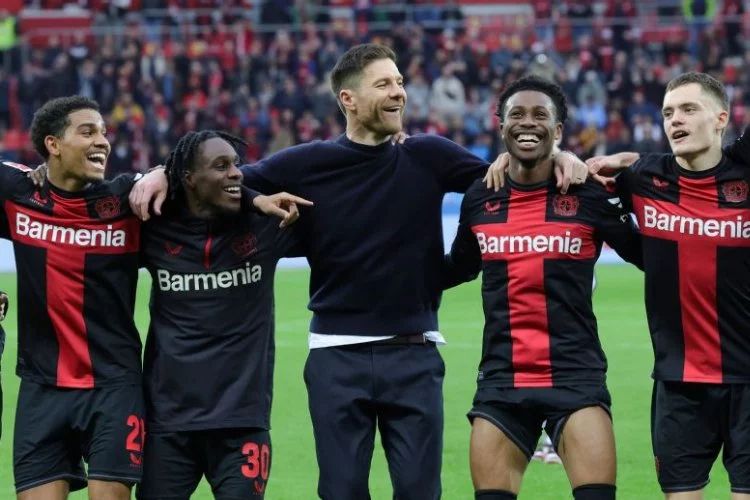 Bundesliga'da Bayer Leverkusen tarih yazdı!
