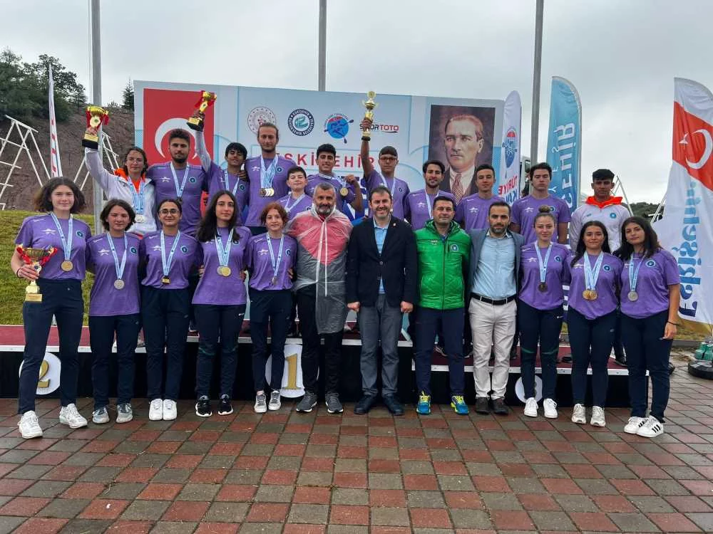 Bursa Büyükşehir Belediyespor Kulübü Kanocuları, Eskişehir’den 4 kupa, 36 madalyayla döndü