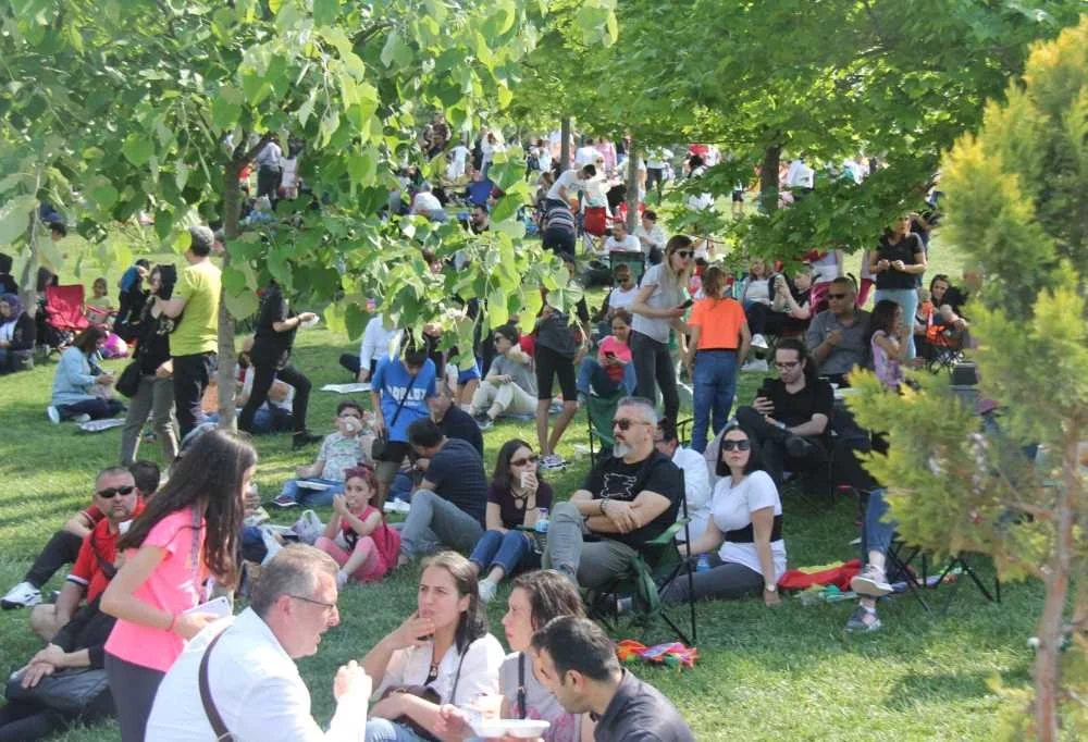 Bursa’da 30 bin kişinin katılımıyla bahar ve spor şenliği