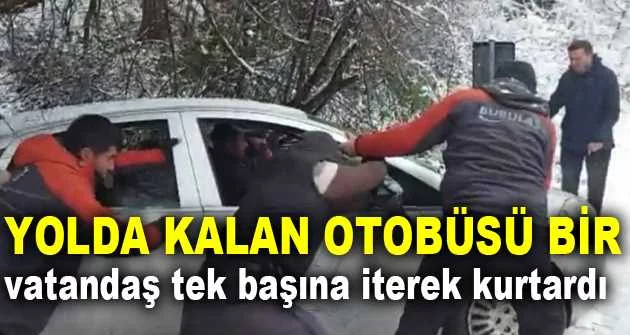 Bursa’da şarampole uçan otomobilin yardımına otopark görevlileri yetişti