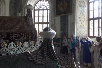 Bursa'da Sultan 2. Mahmut Han'ın torunu kabri başında dua etti
