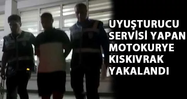 Bursa'da uyuşturucu servisi yapan motokurye kıskıvrak yakalandı