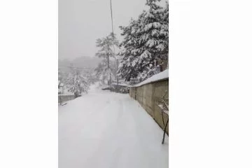 Bursa'nın dağ köyleri kar altına kaldı