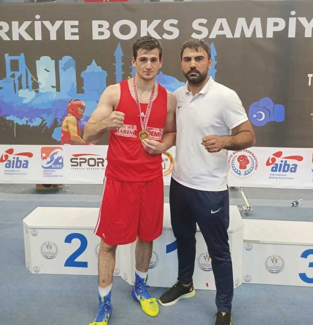 Bursalı boksör Büyükdağ Türkiye şampiyonu oldu