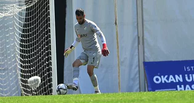 Bursaspor genç kalecisi Canberk Yurdakul’un sözleşmesini 3 yıl uzattı