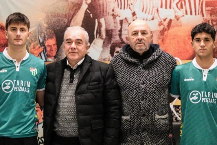 Bursaspor Kulübü, Ahmet Hakan Atış ve Ahmet Berke Ay’la profesyonel sözleşme imzaladı