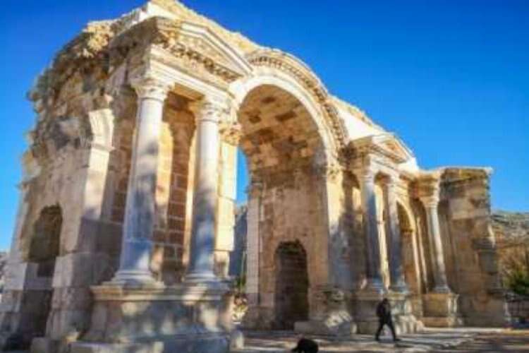 Efes'in 5 katı büyüklüğünde: Anavarza Antik Kenti