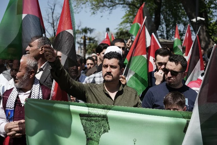 Gazze'de şehit olanlar için Bursa'da gıyabi cenaze namazı kılındı