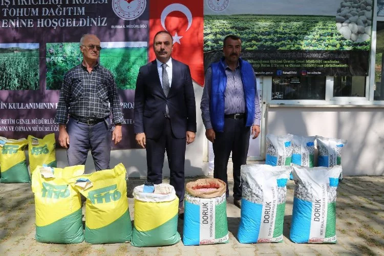 Bursa'da ''iklim dostu tohumlar'' çiftçilere dağıtıldı